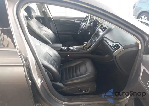 2013 Ford Fusion Se Hybrid z USA, uszkodzony, nr VIN 3FA6P0LUXDR174934